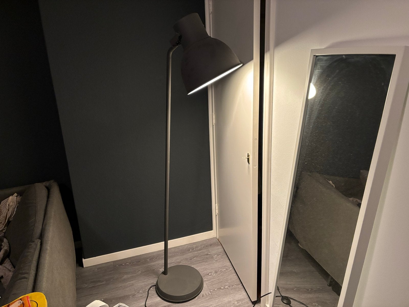 IKEA FORSÅ Vloerlamp - Donkergrijs, Zo goed als nieuw, Ophalen, E27 (groot), Zo goed als nieuw, Metaal