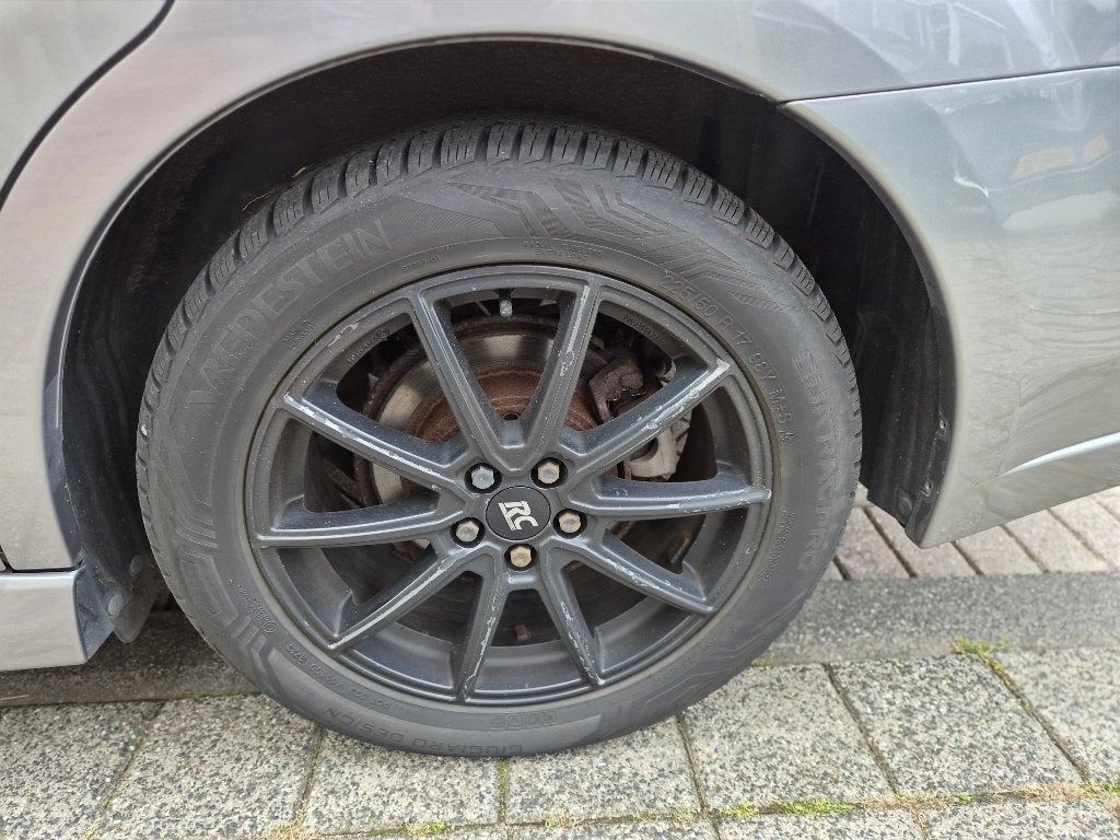 Foto 20 van Subaru Legacy 2.0 I Touring Wagon AWD 2011 Grijs