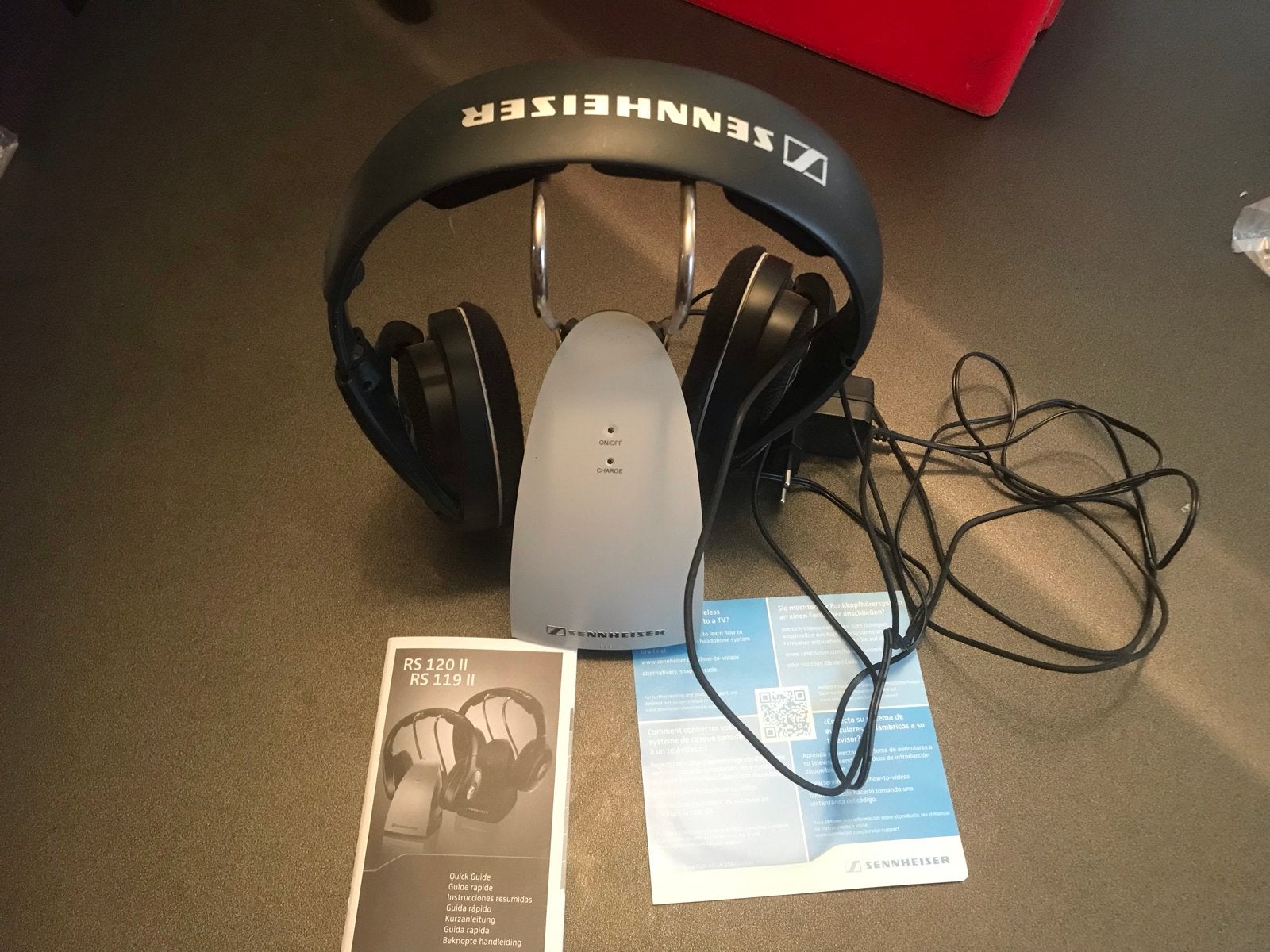 Sennheiser RS 120 II Draadloze Hoofdtelefoon met Oplaadstati, Sennheiser, Ophalen of Verzenden, Zo goed als nieuw, Over-ear