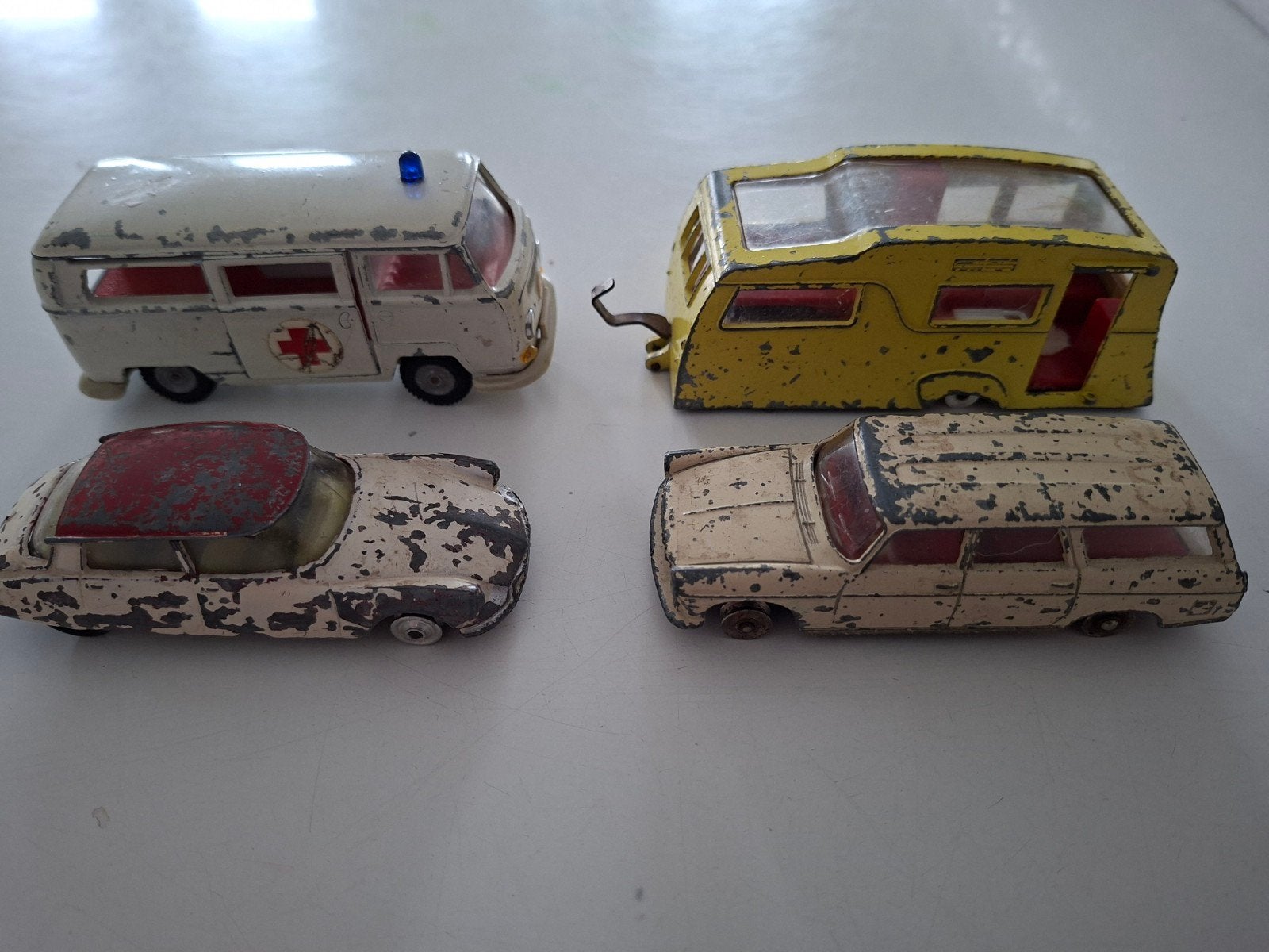 4x Modelauto's 1:43 - Dinky Toys, Corgi Toys, Gama, Ophalen of Verzenden