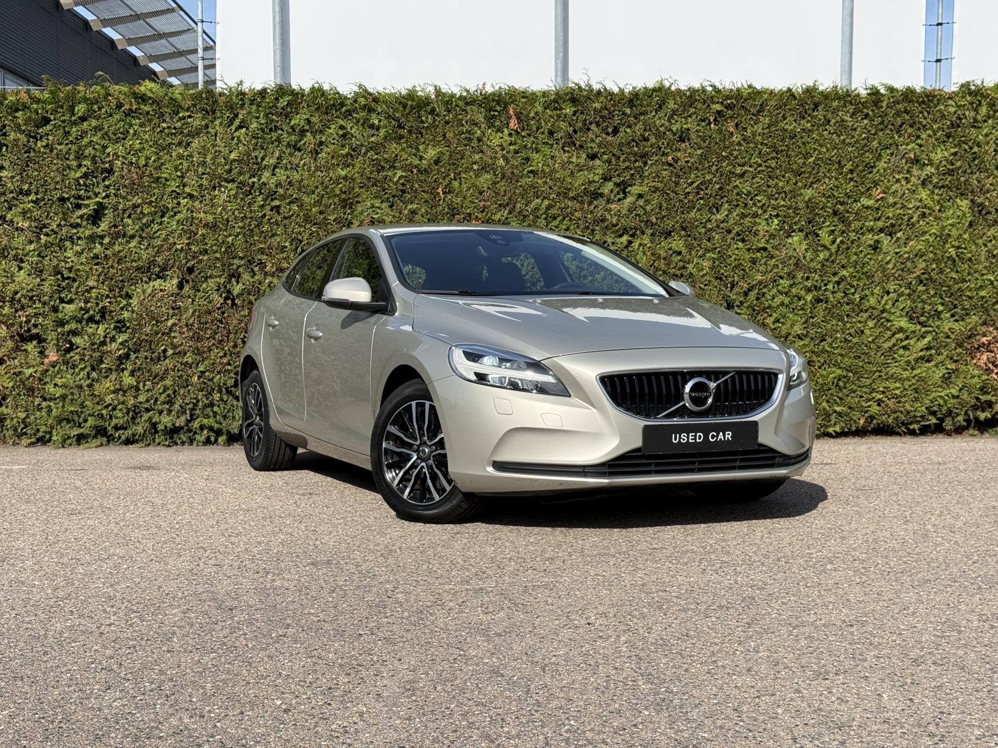 Volvo V40 T2 Nordic+ RTI Automaat, Euro 6, 4 cilinders, Leder en Stof, 122 pk