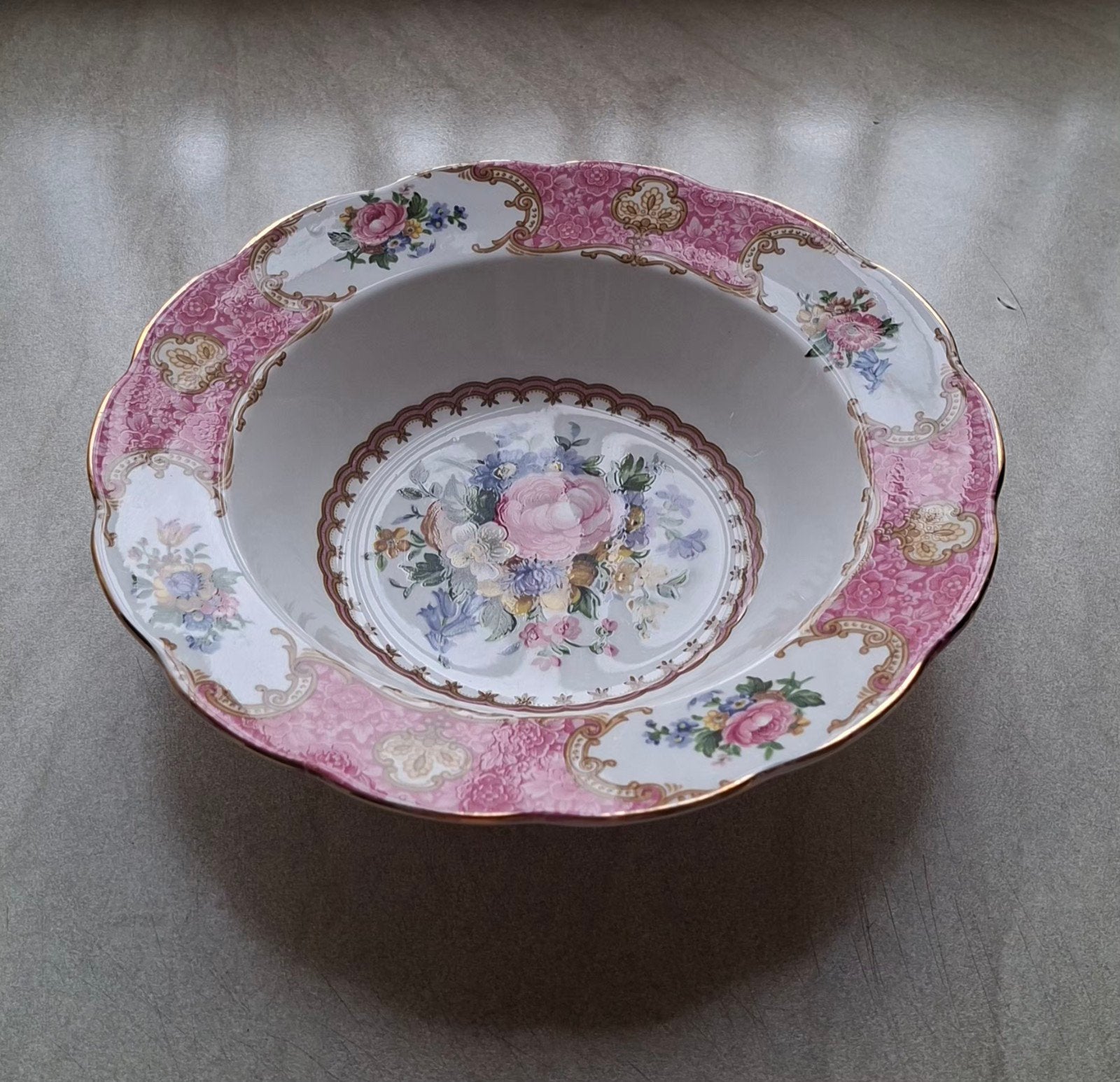royal albert lady carlyle 1 soepbord, Antiek en Kunst, Antiek | Servies los, Ophalen of Verzenden