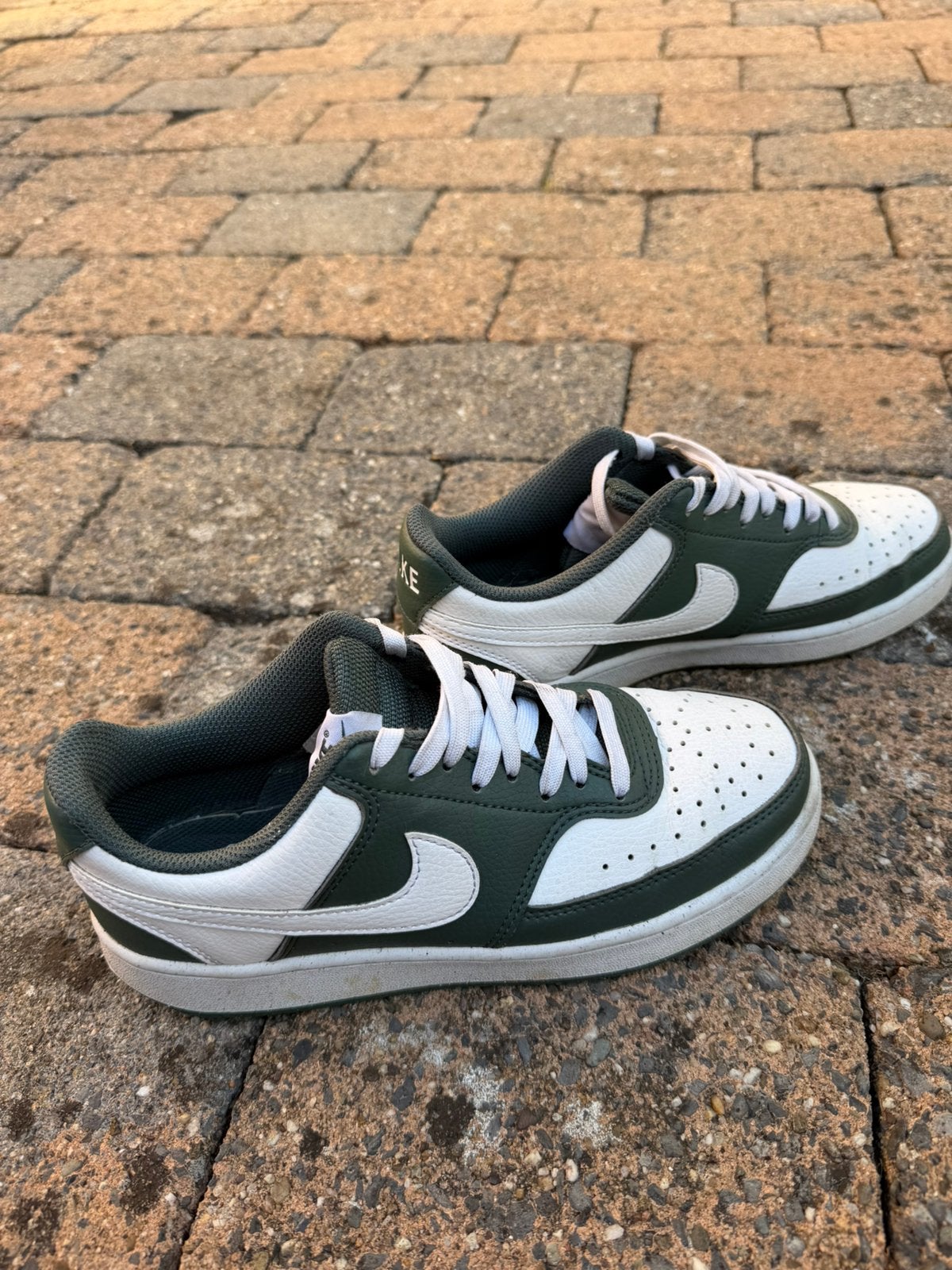 Nike schoenen groen, Kleding | Dames, Ophalen of Verzenden, Zo goed als nieuw, Groen, Sneakers of Gympen