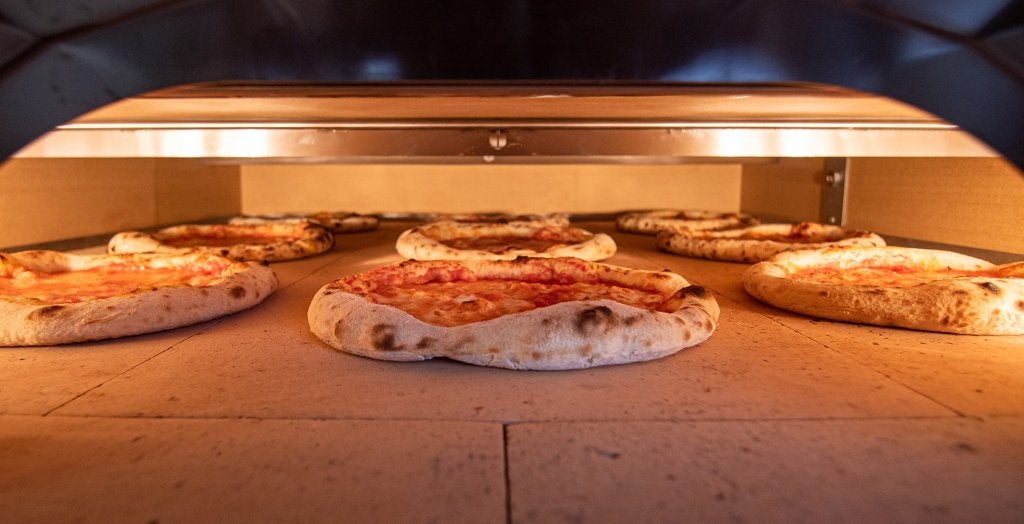 Moretti pizzaoven Elektrisch 9x33cm 400v pizza ovean top, Ophalen, Gebruikt, Bakkerij en Slagerij