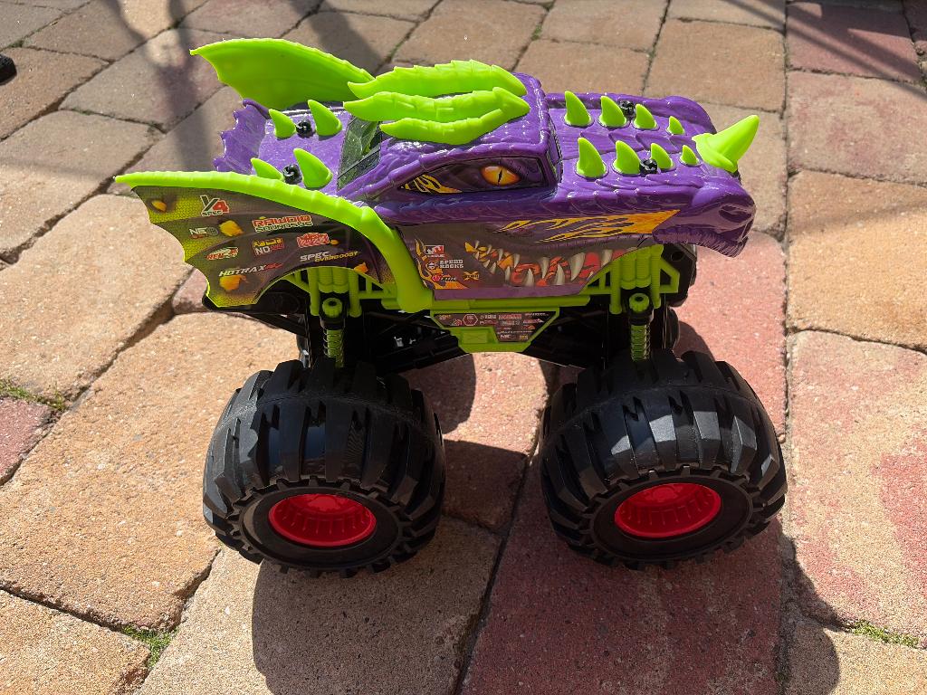 Grote auto draak monster jam, Ophalen, Zo goed als nieuw
