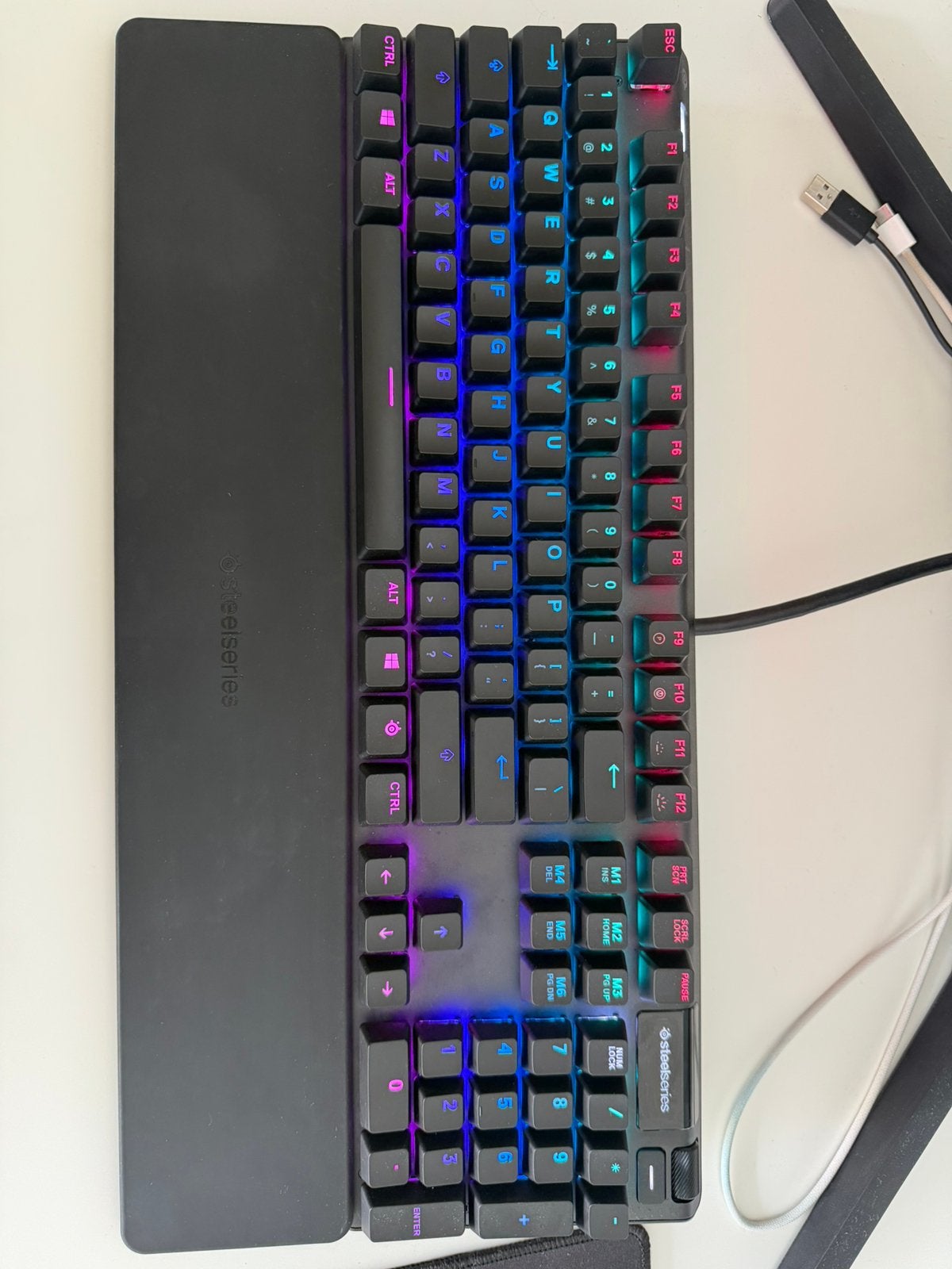 SteelSeries Apex 7 Mechanisch Toetsenbord (Inclusief factuur, Computers en Software, Ophalen, Zo goed als nieuw, Gaming toetsenbord