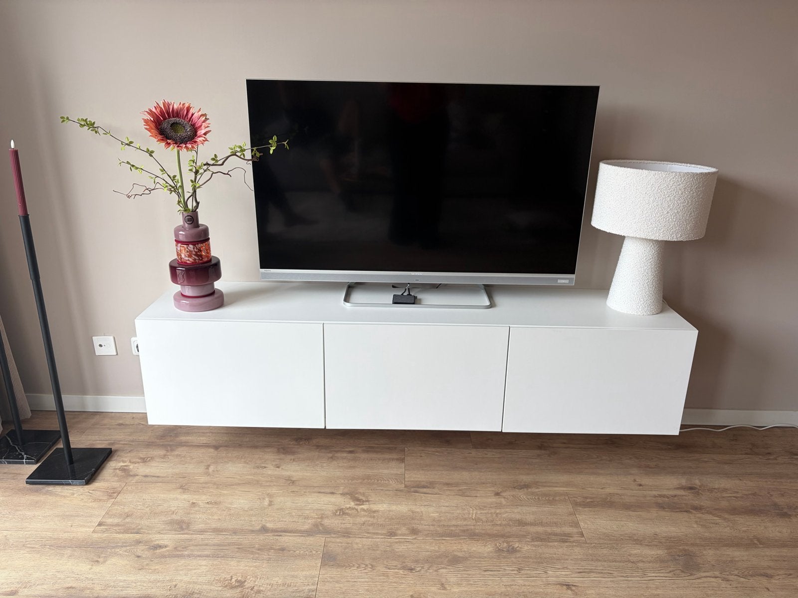 BESTA IKEA tv meubel wit, Ophalen, 150 tot 200 cm, Zo goed als nieuw, Minder dan 100 cm