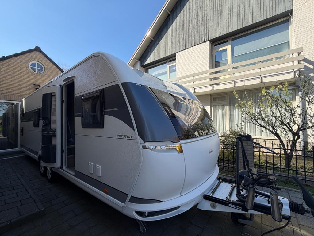 Luxe Hobby 720 KWFU Prestige Caravan met Airco en Fietsenrek, Rondzit, Hobby, Omvormbare zithoek, Airco