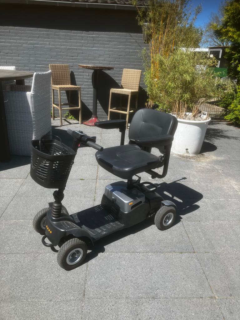 Nog nagenoeg nieuwe scootmobiel Vivo 4 - bouwjaar 2024, Diversen, Ophalen of Verzenden, Nieuw, 46 km of meer, 16 km/u of meer