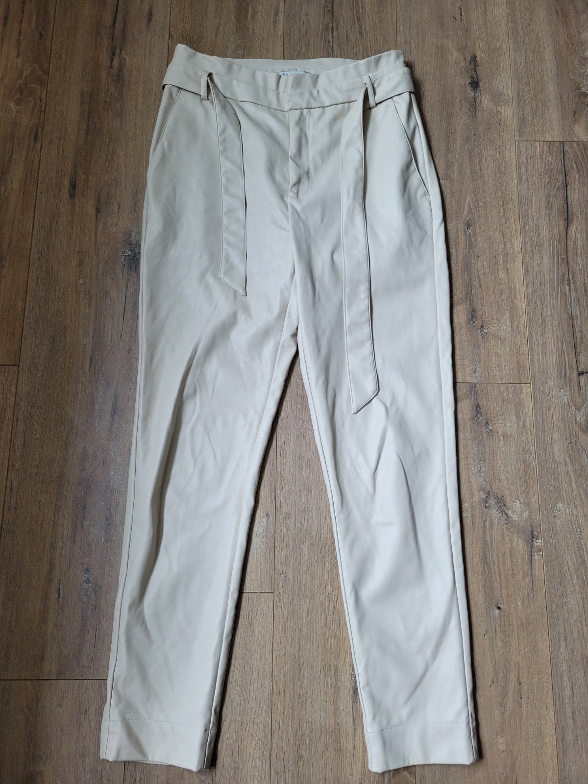 Zgan mooie Nukus leather look broek maat M, Maat 38/40 (M), Beige, Ophalen of Verzenden, Zo goed als nieuw