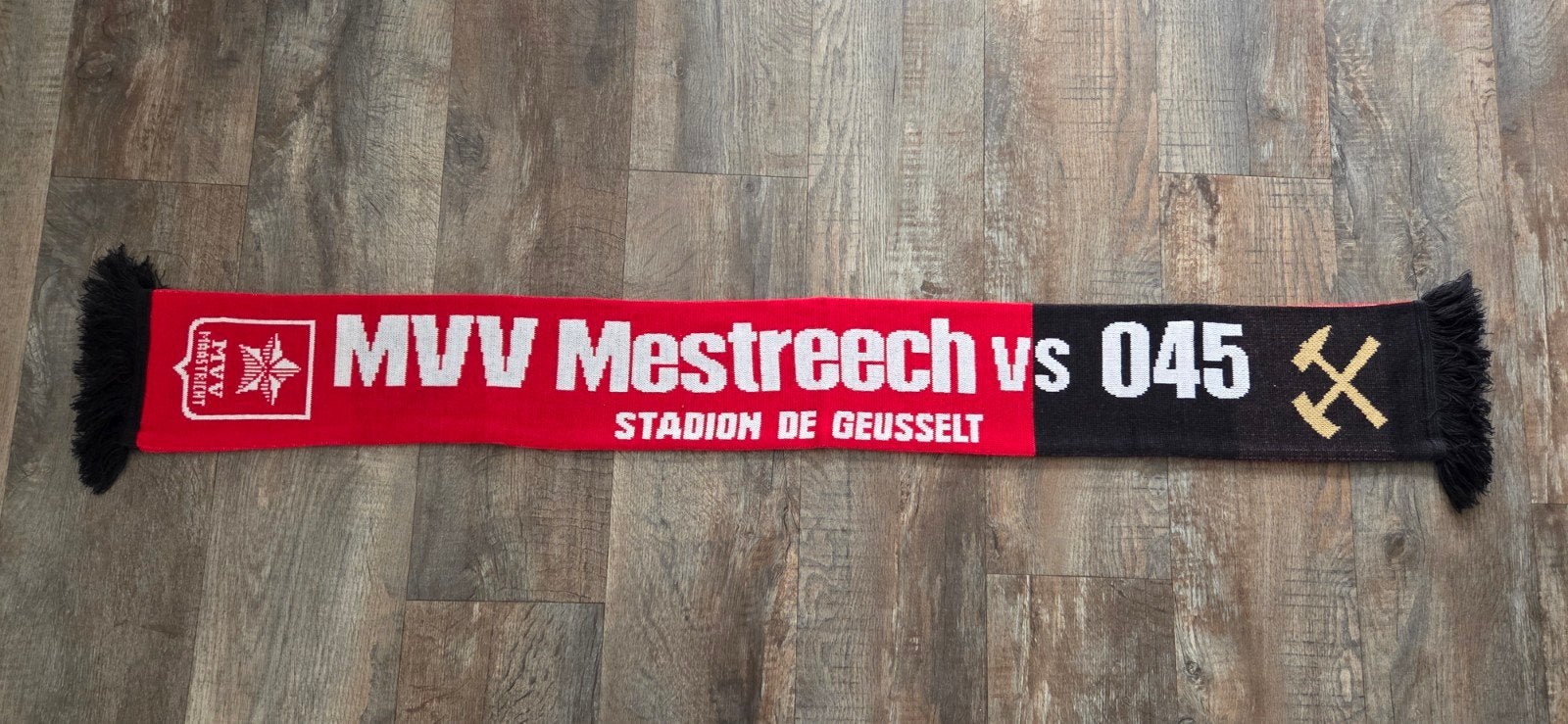 Sjaal MVV Maastricht, Ophalen of Verzenden, Zo goed als nieuw, Buitenlandse clubs, Vaantje of Sjaal