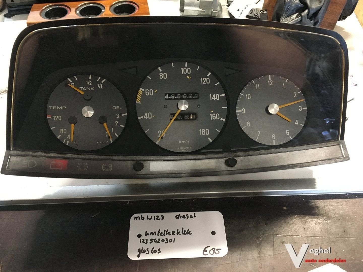 Mercedes W123  Diesel         Km Tellerklok       123 542 03