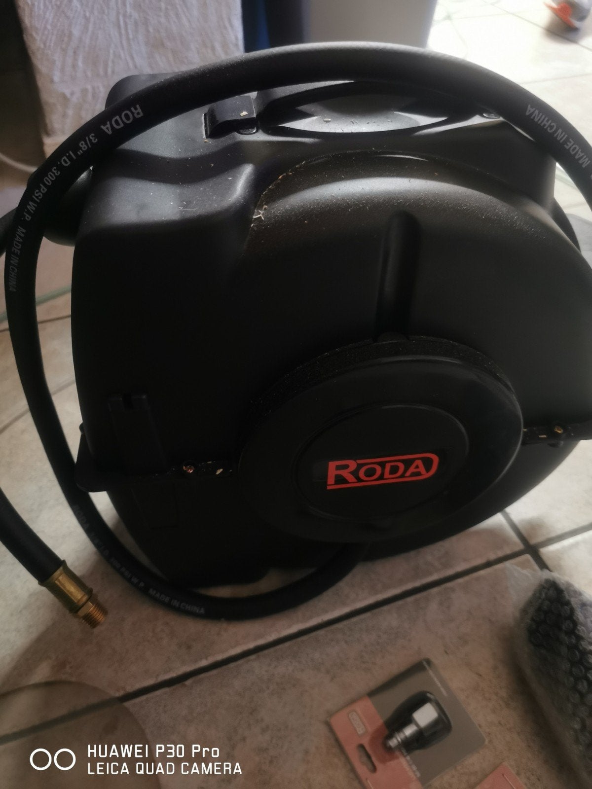 Nieuwe Roda Slanghaspel met 10m luchtslang, autom. oprollen, Doe-het-zelf en Verbouw, Compressors, 100 liter of meer, Ophalen