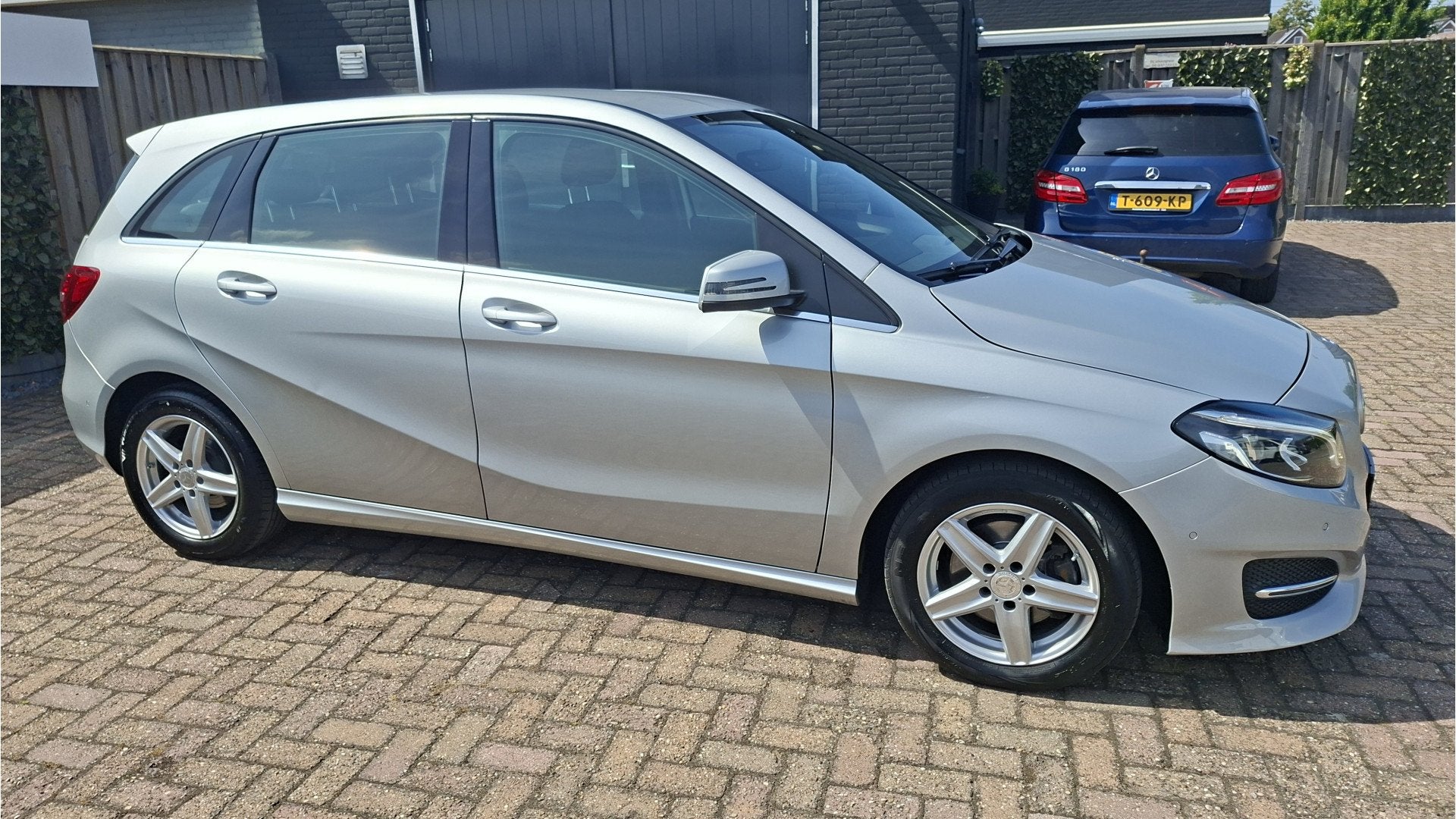 Mercedes-Benz B-Klasse 180 Prestige - AUTOMAAT (bj 2015), Auto's, 4 cilinders, 122 pk, 1595 cc, MPV