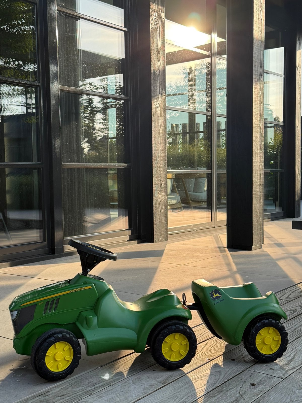 John Deere looptrekker incl. aanhanger - als nieuw!, Kinderen en Baby's, Speelgoed | Buiten | Skelters, Ophalen of Verzenden, Zo goed als nieuw