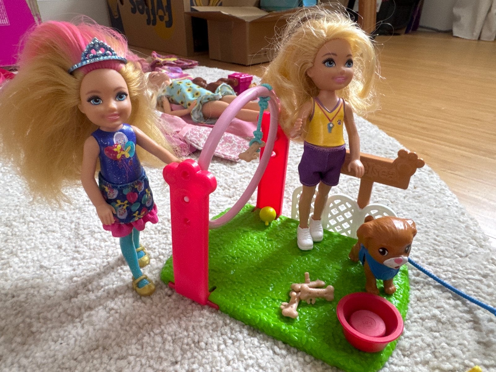 Barbie Chelsea Poppen met Puppy Speelset, Ophalen of Verzenden, Gebruikt, Barbie