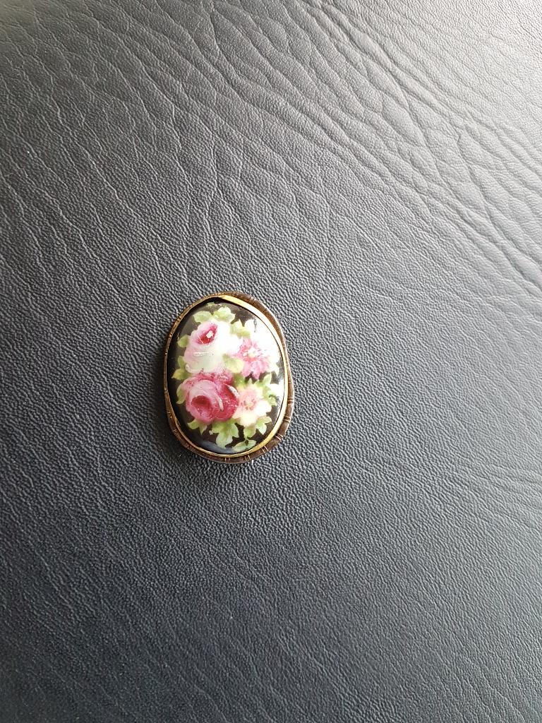 Broche handgeschilderd op porselein, Overige materialen, Gebruikt, Overige kleuren, Minder dan 4 cm