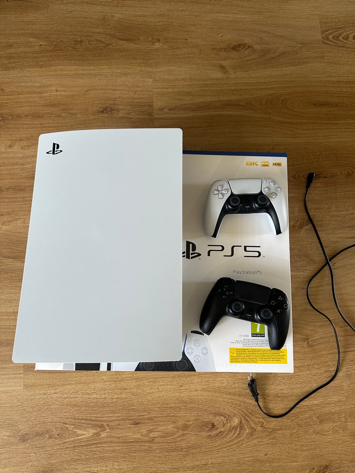 Ps5 met 2 controllers, Ophalen, Zo goed als nieuw