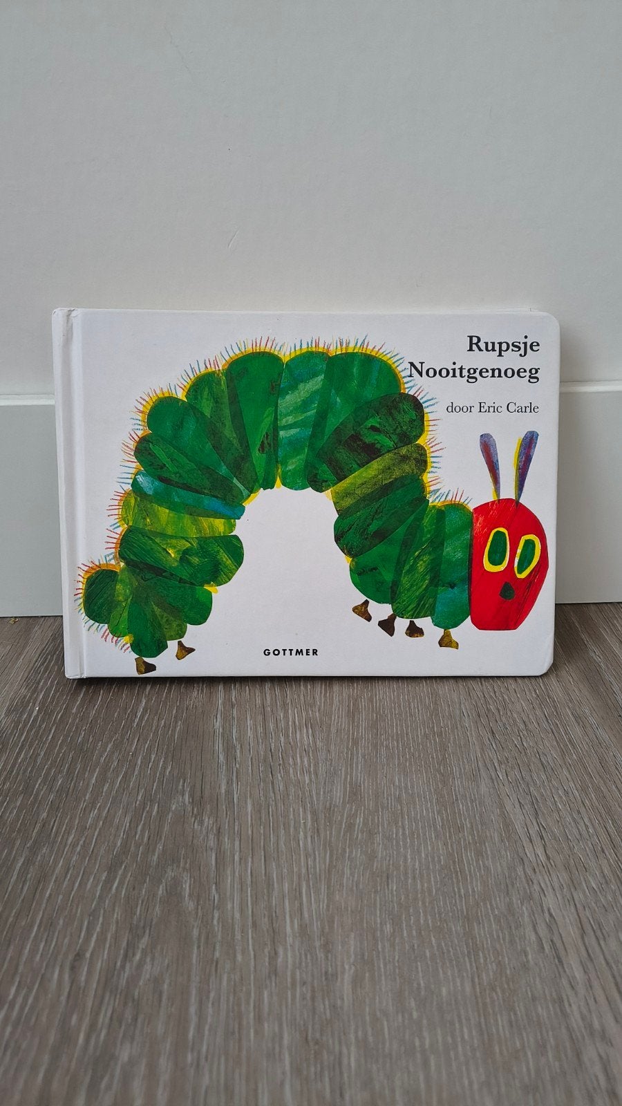 Rupsje Nooitgenoeg - Eric Carle, Boeken, Ophalen of Verzenden, Gelezen, Fictie algemeen