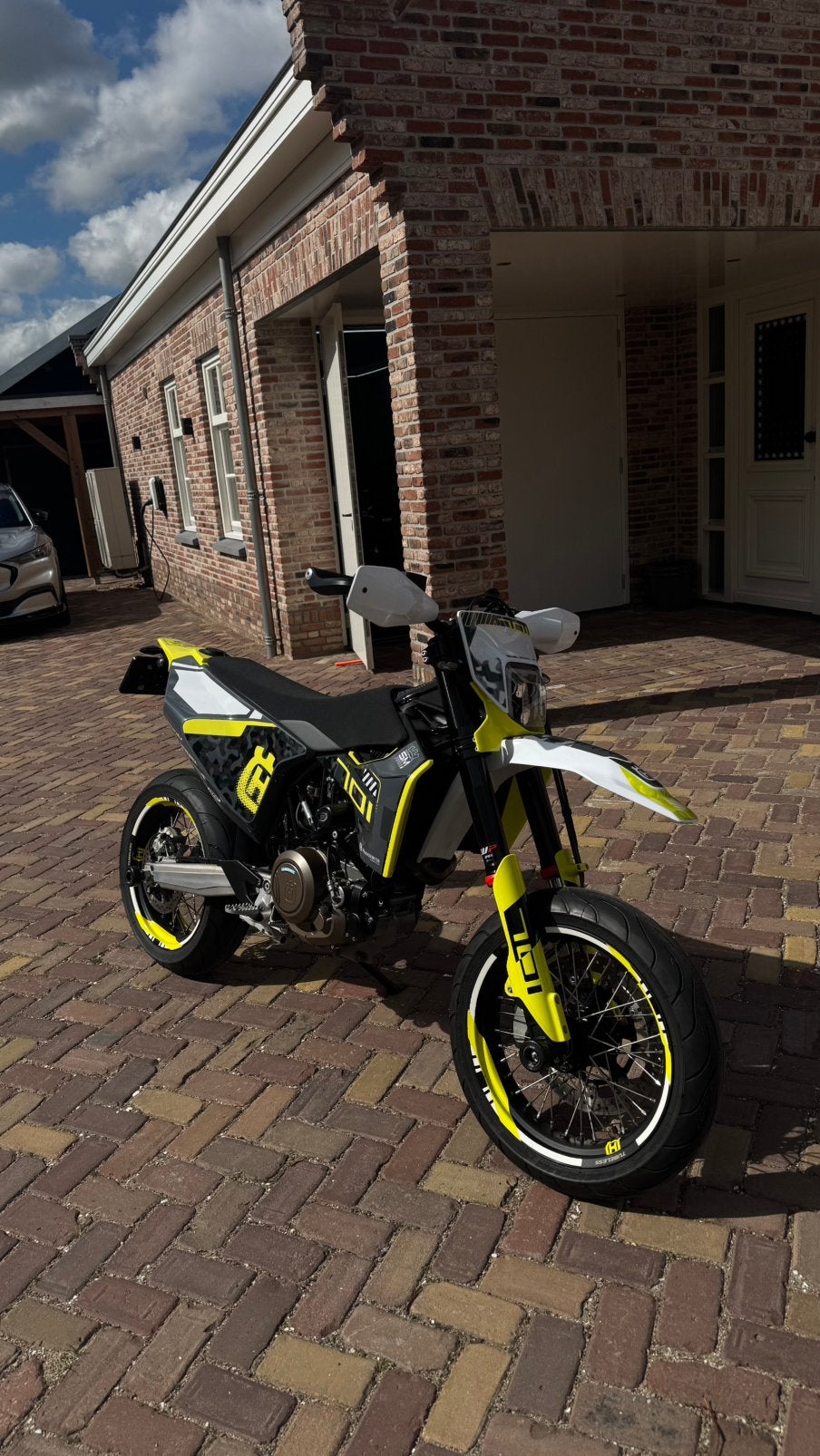 Husqvarna 701 (2024) A2!, Gebruikt, Particulier, Minimaal motorrijbewijs A2, Handgeschakeld