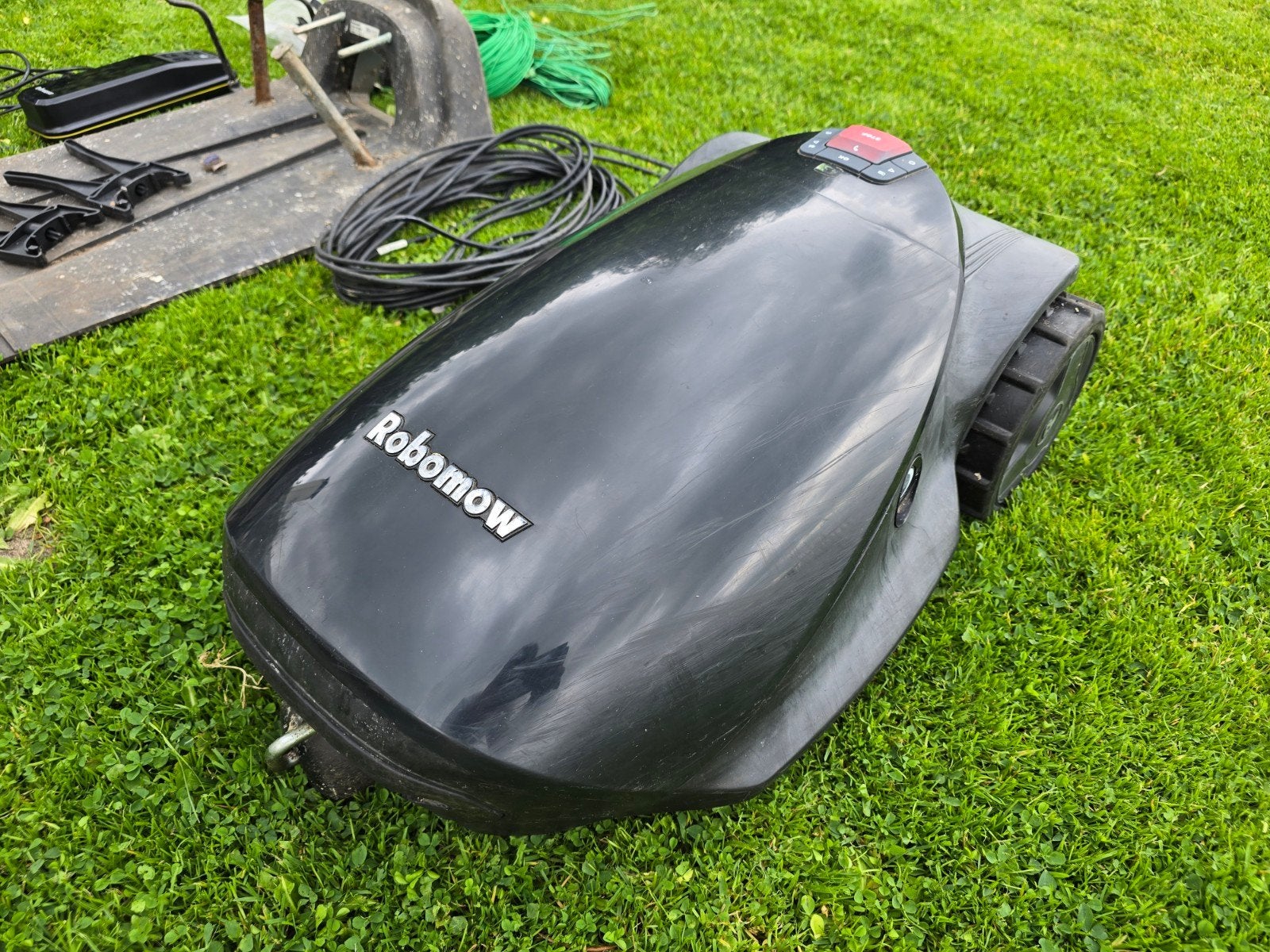 Robomow RC304u met defecte accu, Tuin en Terras, Robotmaaiers, Gebruikt, Meer dan 25 cm, Met regensensor, Bestuurbaar via app
