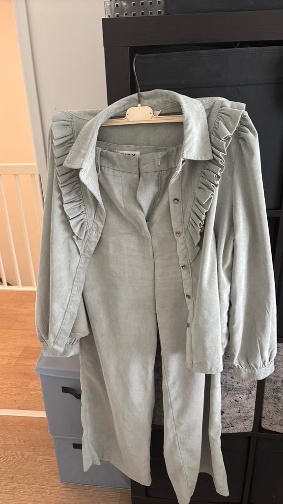 Licht groen rib set, broek en blouse maat m, Ophalen of Verzenden, Zo goed als nieuw