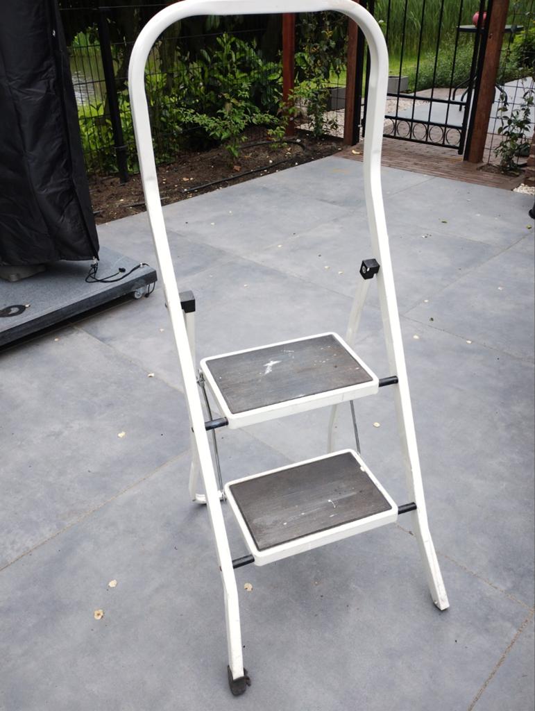 Huishoudtrapje, Doe-het-zelf en Verbouw, Ladders en Trappen, Ophalen, Gebruikt, Minder dan 2 meter