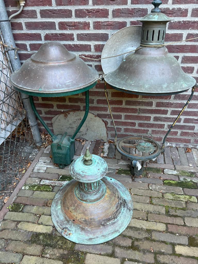 Antieke koperen buitenlampen - 2 stuks + onderdelen, Antiek en Kunst, Ophalen of Verzenden