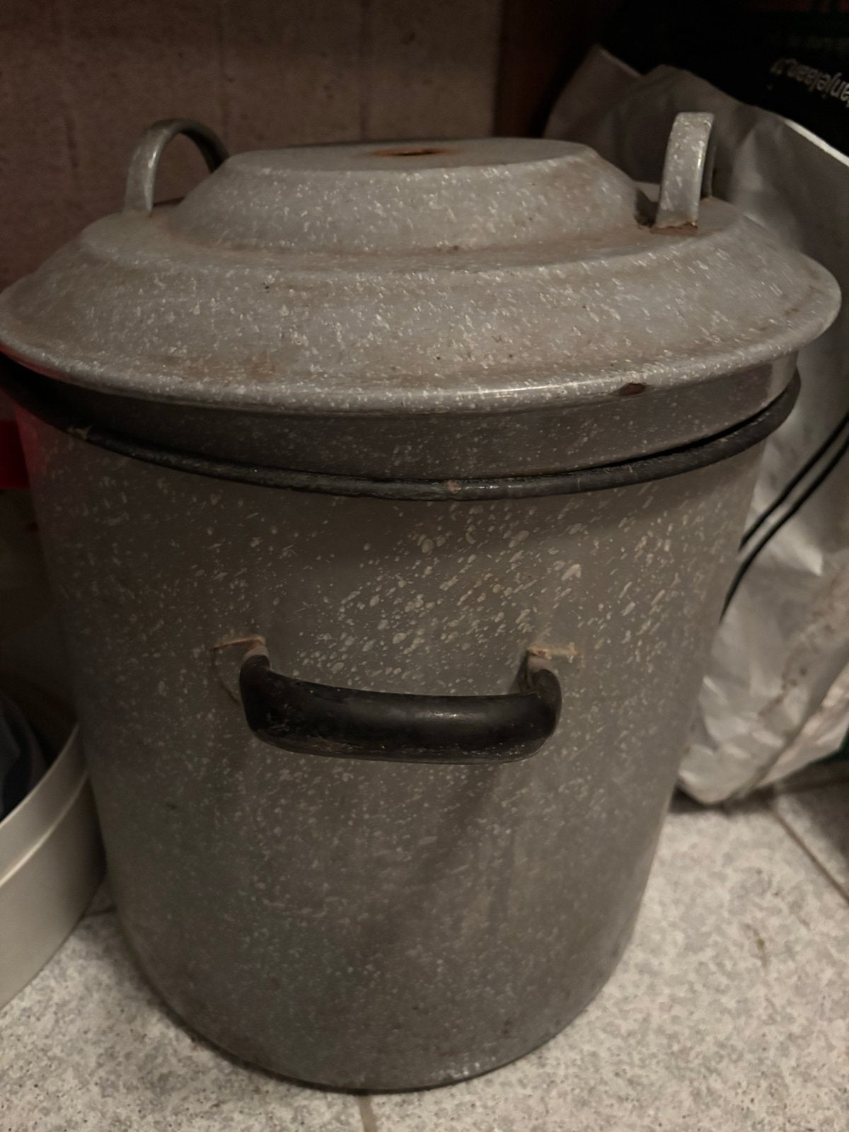 Vintage weckketel en inmaakbenodigdheden, Ophalen
