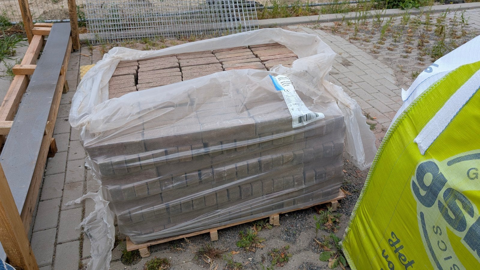 Waalformaat getrommeld | Geel rood bont | ong. 5 à 6 m2, Ophalen, Nieuw, Klinkers