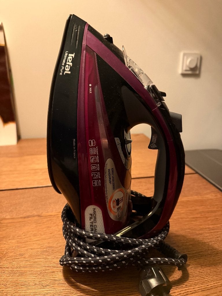 Tefal Ultimate Pure steam iron 3000W FV9835, Ophalen, Zo goed als nieuw, Strijkijzer met snoer