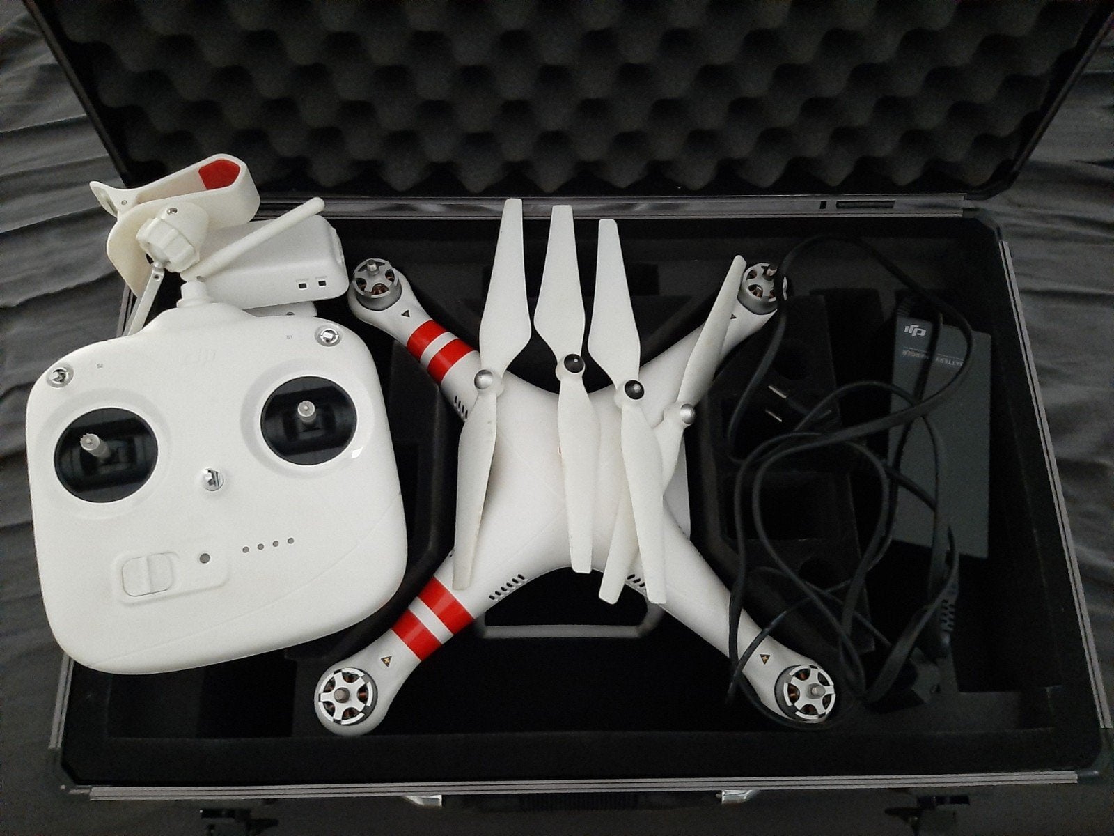 2 x DJI Phantom 2 drone, Ophalen, Cameradrone, 15 tot 30 minuten, Zo goed als nieuw