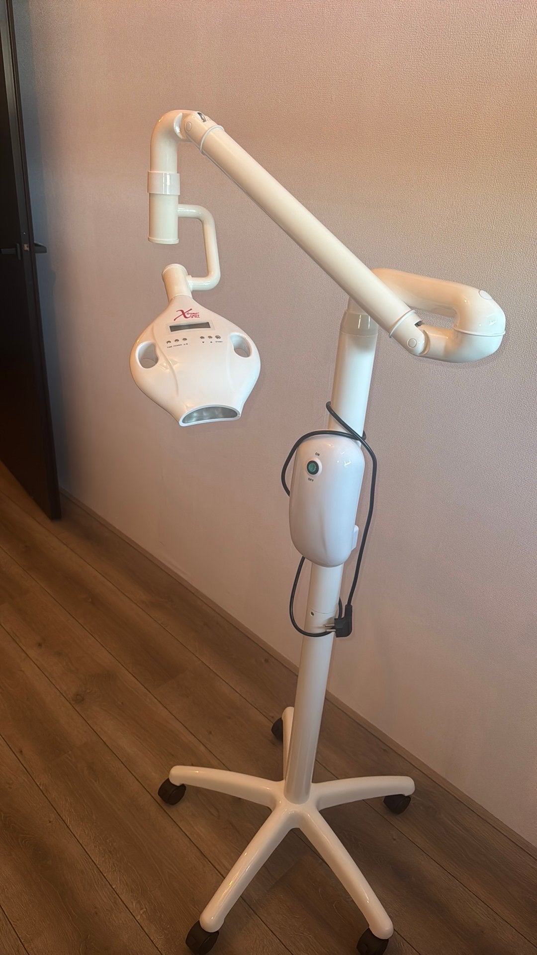 Tandenbleek lamp + behandelstoel en toebehoren, Ophalen of Verzenden, Zo goed als nieuw, Overige typen