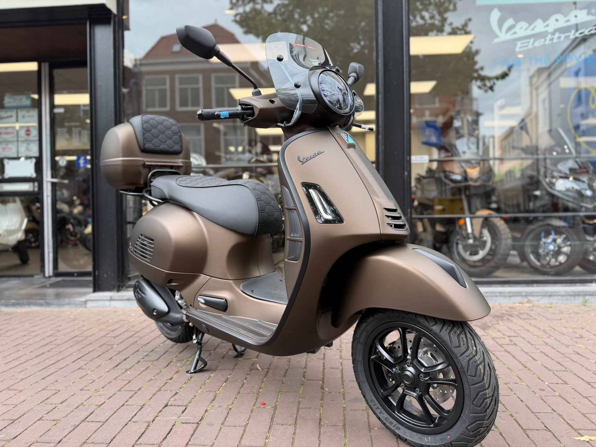 Vespa GTS 310 SuperSport HPE 2026 Euro5+ Specialpaint Exclus, Scooter, Bedrijf, 310 cc, 12 t/m 35 kW