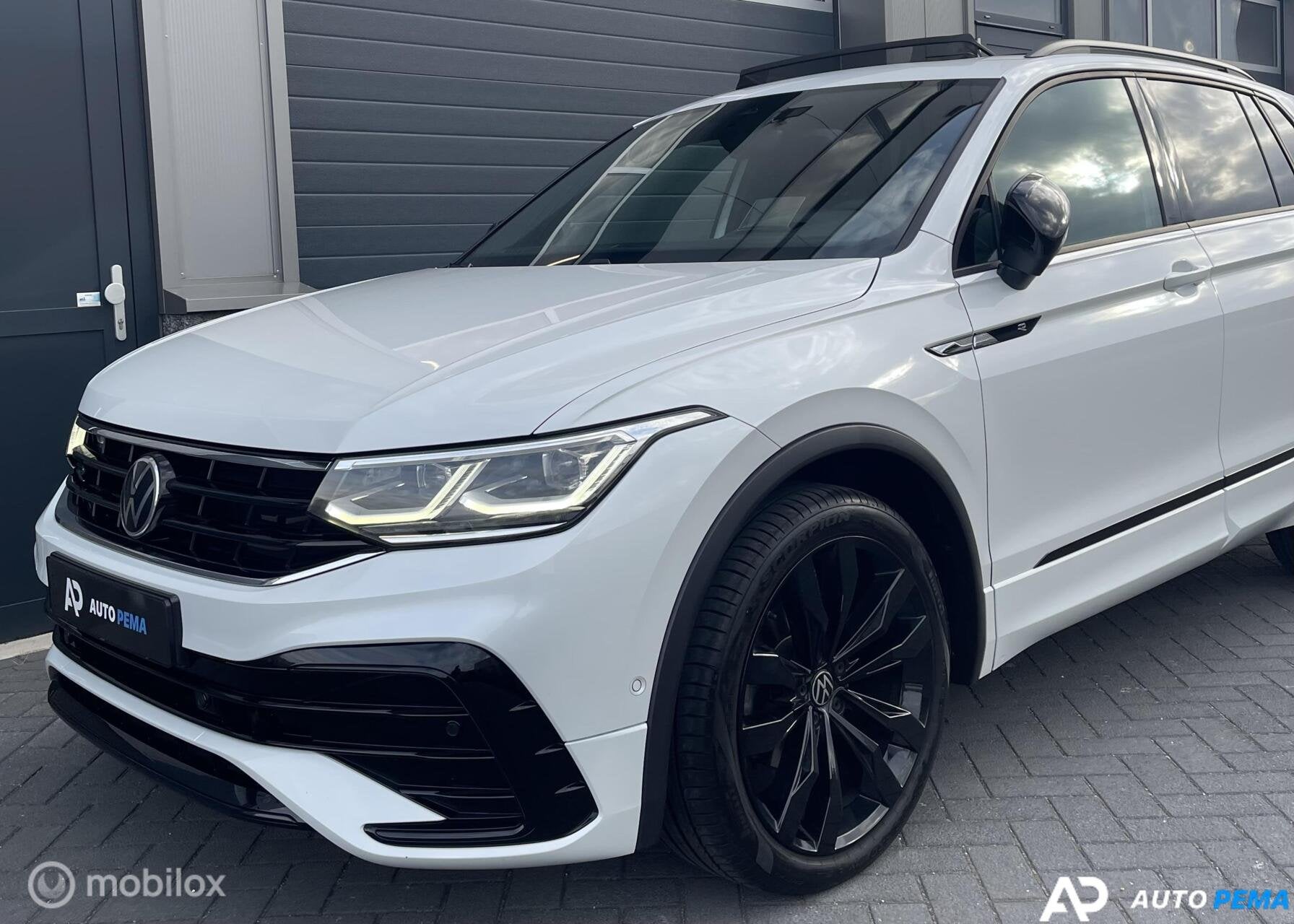 Volkswagen Tiguan 1.5 TSI DSG 3xR-Line 150PK Hu Sfe, Auto's, Volkswagen, 15 km/l, Zwart, 4 cilinders, 150 pk