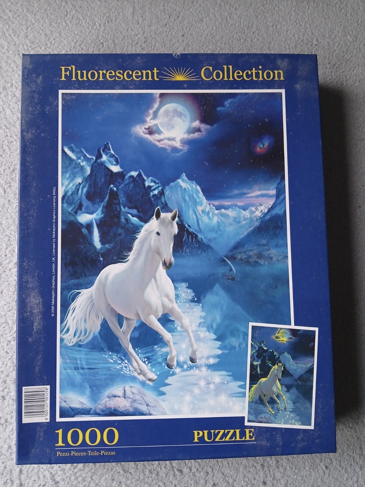 Fluorescerende legpuzzel 1000 stukjes - Wit Paard, Ophalen of Verzenden, 500 t/m 1500 stukjes, Gebruikt, Legpuzzel