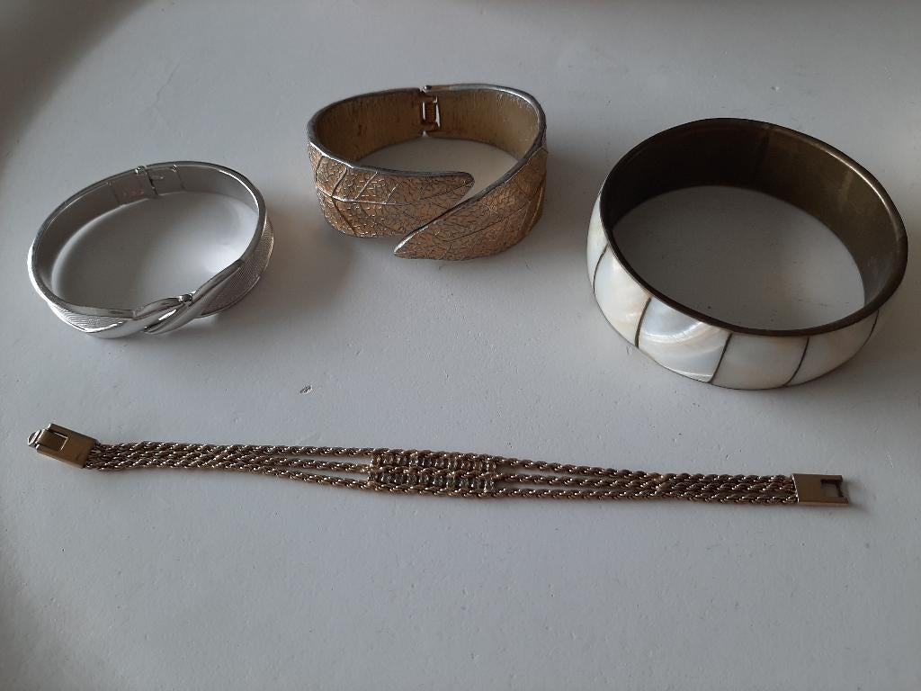 Vintage armbanden o.a. Monet, Ophalen of Verzenden, Zilver, Overige materialen