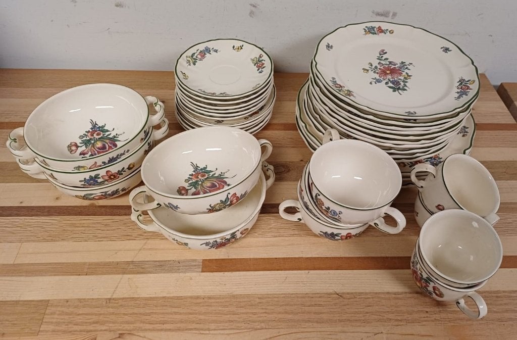 Villeroy & Boch Mettlach servies 1562 - 34 delig, Gebruikt, Ophalen of Verzenden, Overige stijlen, Porselein
