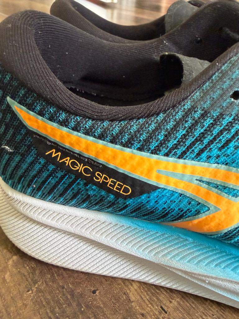 ASICS Magic Speed hardloopschoenen - Maat 44.5, Ophalen of Verzenden, Zo goed als nieuw, Blauw, Sneakers of Gympen