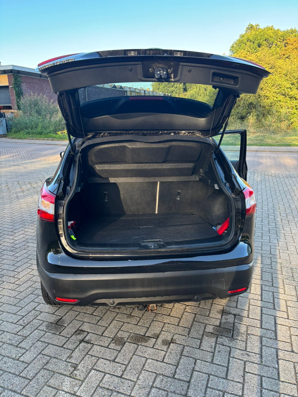Nissan Qashqai 1.2 Automaat | 2017 | Tekna (Nieuw motorblok), Auto's, Automaat, 680 kg, 4 cilinders, Zwart