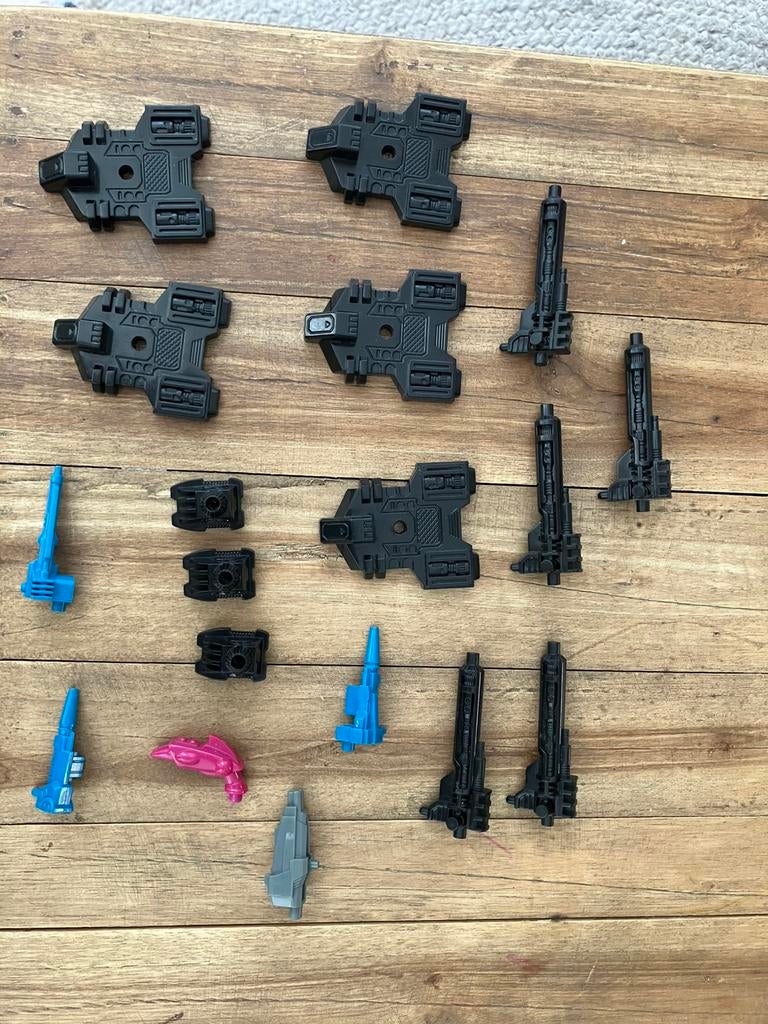 Transformers g1 Piranacon parts, Verzamelen, Transformers, G1, Ophalen of Verzenden, Zo goed als nieuw