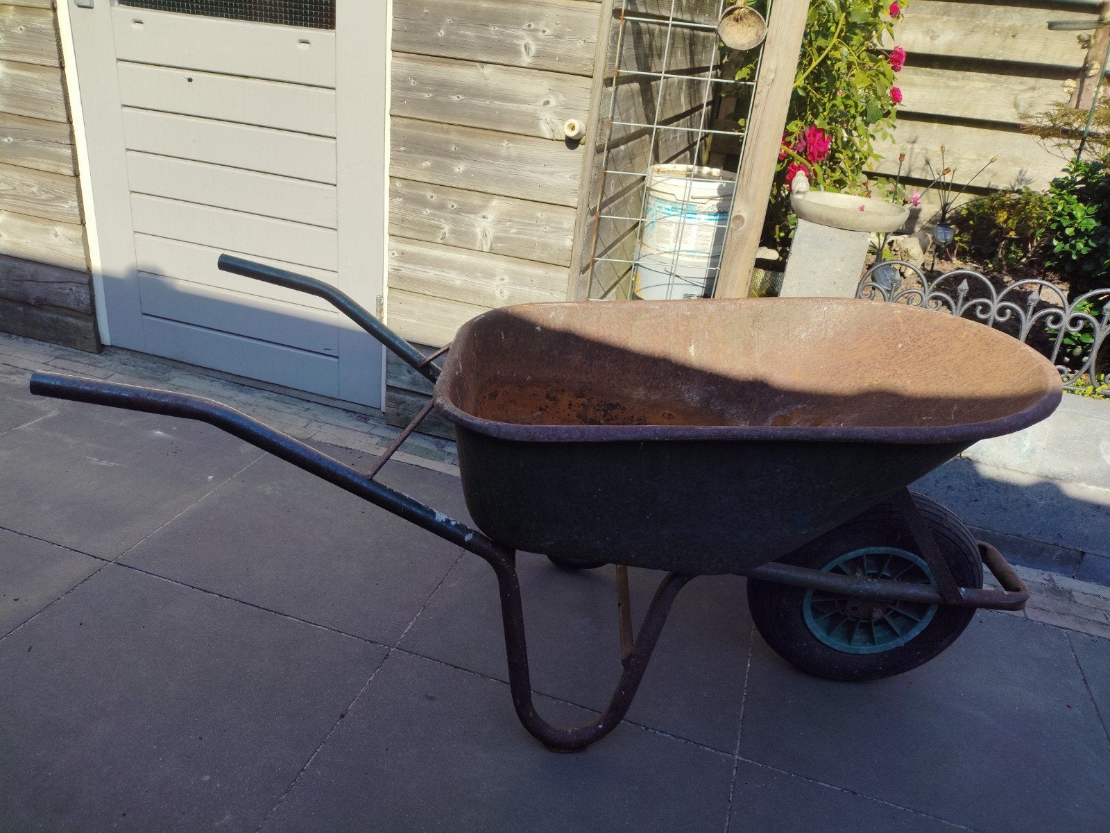 Kruiwagen met gebruikssporen, nog goed bruikbaar, Ophalen, Gebruikt, Handmatig, Eenwielig