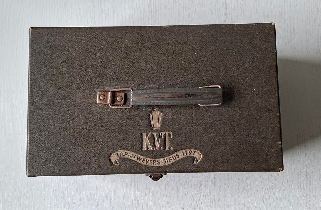 Houten kistje KVT Tapijt Wevers Sinds 1797, Ophalen of Verzenden