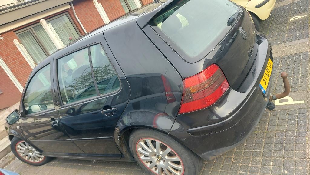 Volkswagen Golf 1.6 77KW 2003 Zwart, Auto's, Zwart, 4 cilinders, Stoelverwarming, Leder en Stof