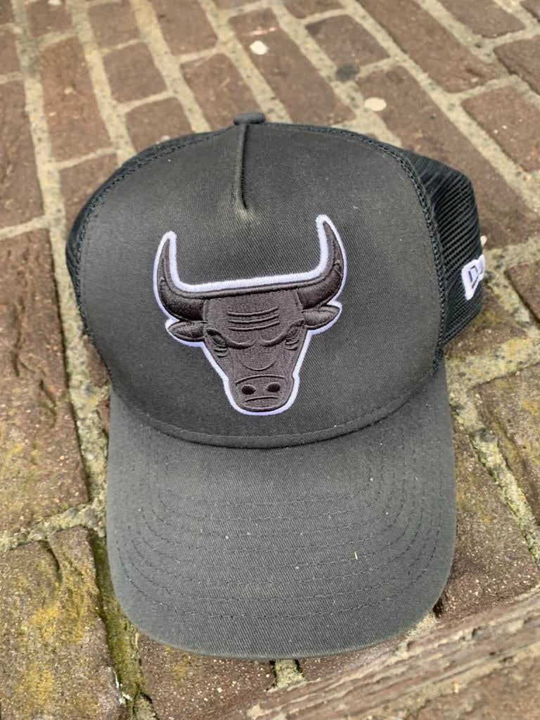 New Era Chicago Bulls Trucker Cap Zwart, Ophalen, Gedragen, One size fits all, Pet