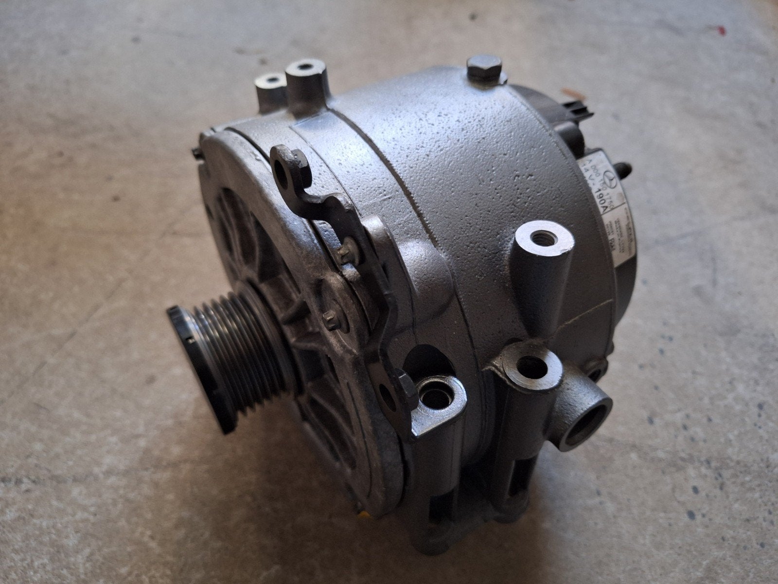 mercedes dynamo 190A watergekoeld, Ophalen of Verzenden, Nieuw