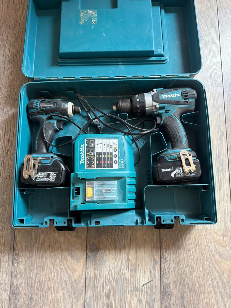 Makita Boor- en Schroefmachine Set 18V met Accu's en Lader, Ophalen, Variabele snelheid, Boor- en Schroefmachine, Gebruikt