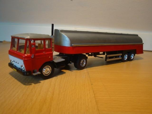 Daf 2600 Tankwagen., Hobby en Vrije tijd, Modelauto's | 1:50, Ophalen of Verzenden, Zo goed als nieuw, Bus of Vrachtwagen, Lion Toys