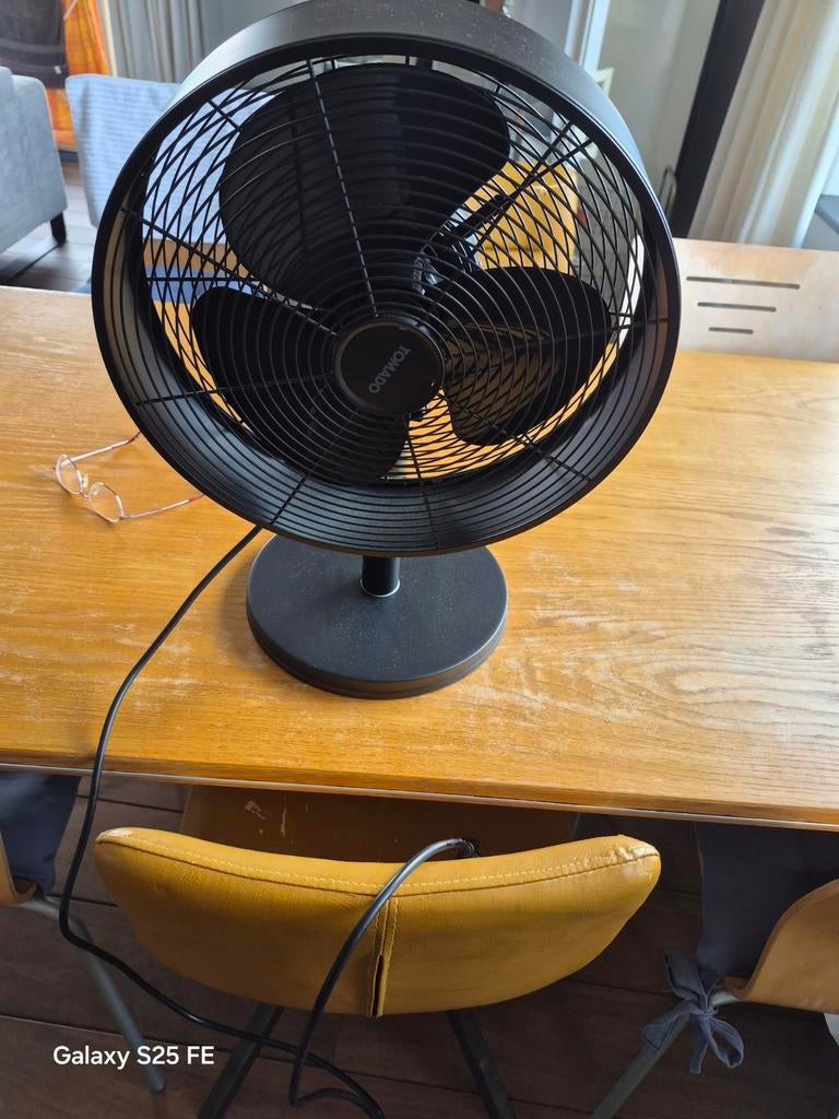 Tomado Tafelventilator TFT3006B - Zwart, 35W, Ophalen, Zo goed als nieuw, Tafelventilator