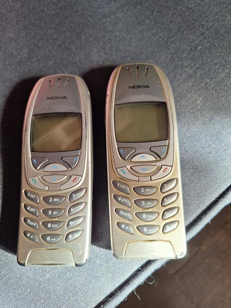 2x Nokia nostalgie, Ophalen of Verzenden, Geen camera, Zwart